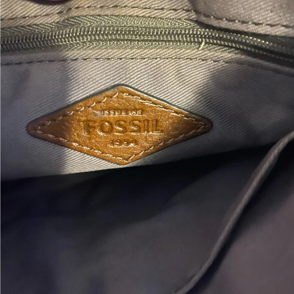 Fossil Leather Crossbody purse - Picture 15 of 16